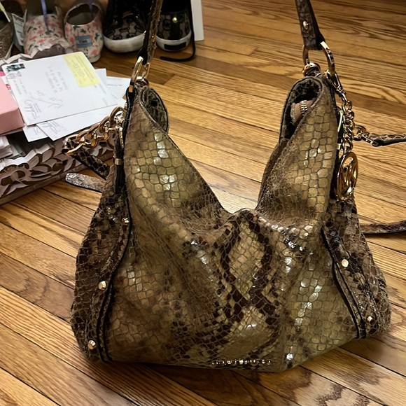Women’s Michael Kors Limited edition snakeskin brown and gold shoulder bag - Picture 2 of 10